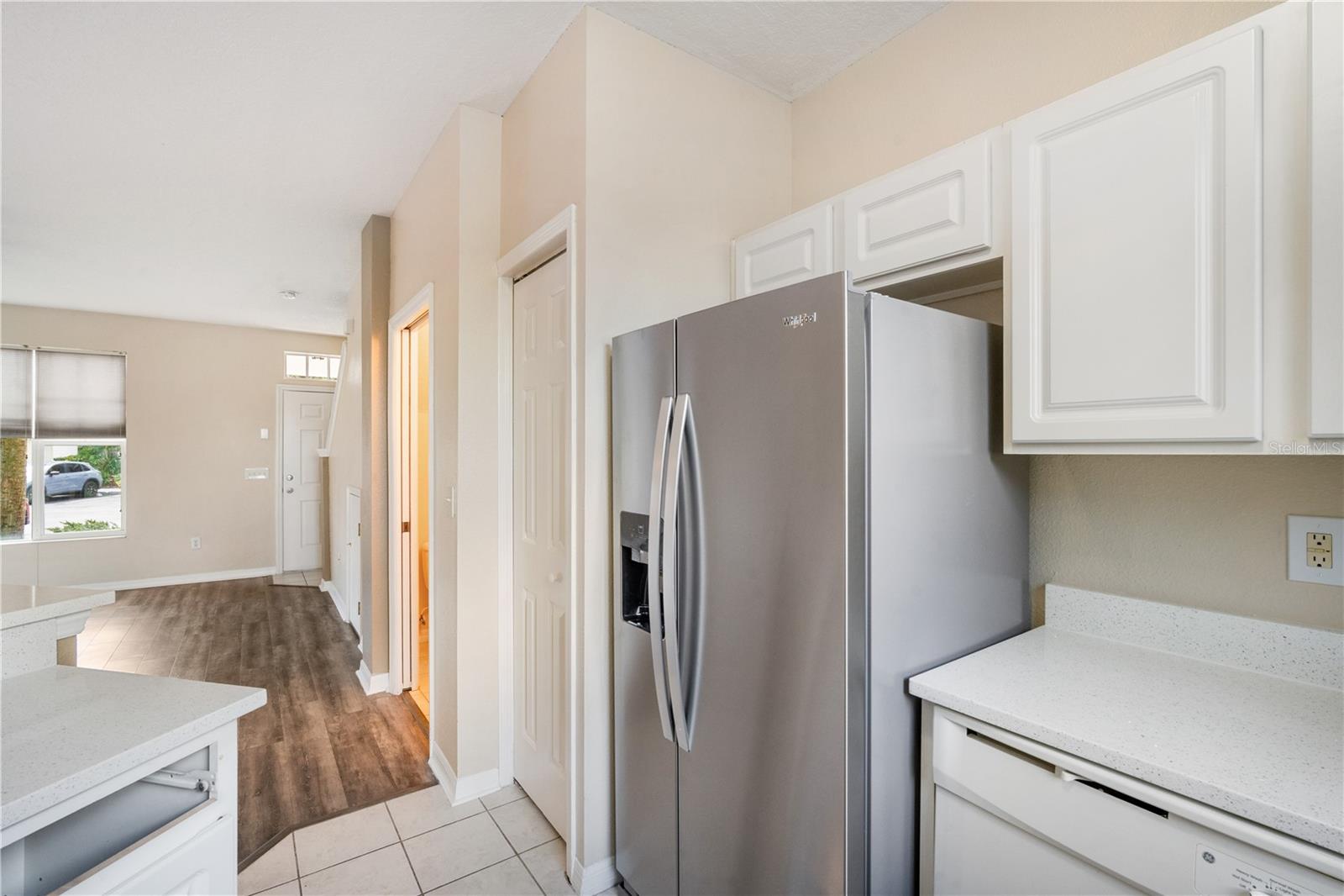 COUNTRY CHASE - Residential Lease