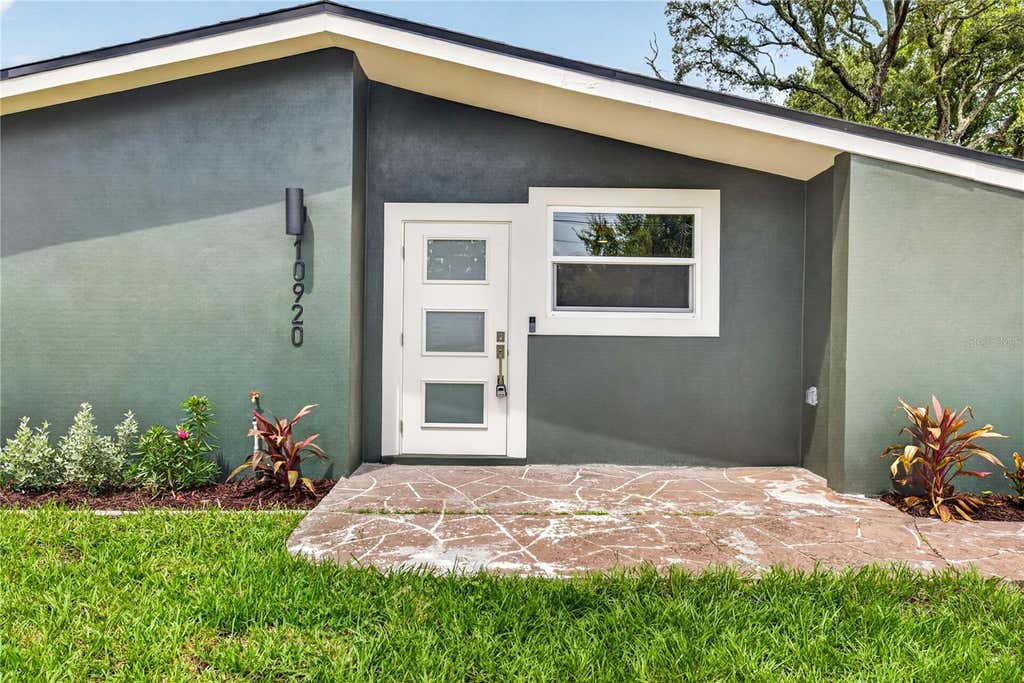 Photo of 10920 N 14th Street, Tampa, FL 33612 (MLS # TB8533978)