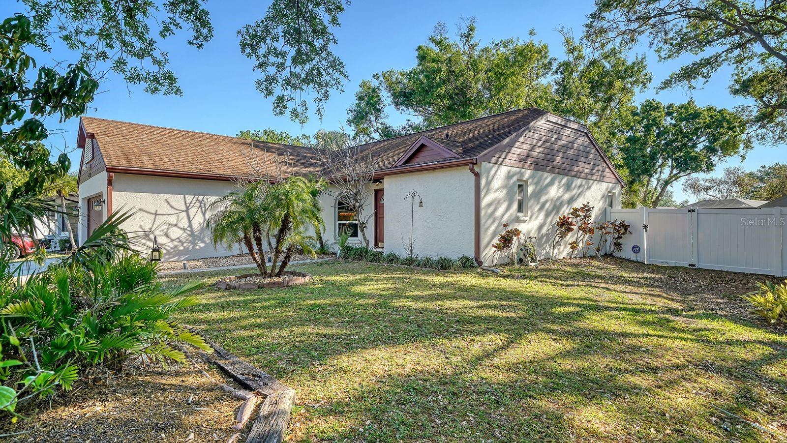 2385 TALL OAK COURT