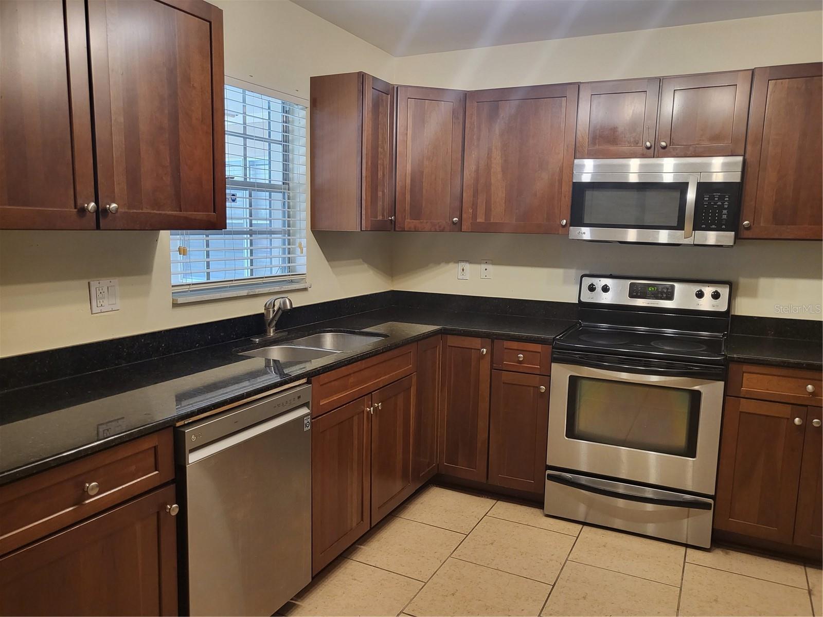 THE GRAND AT OLDE CARROLLWOOD - Residential Lease