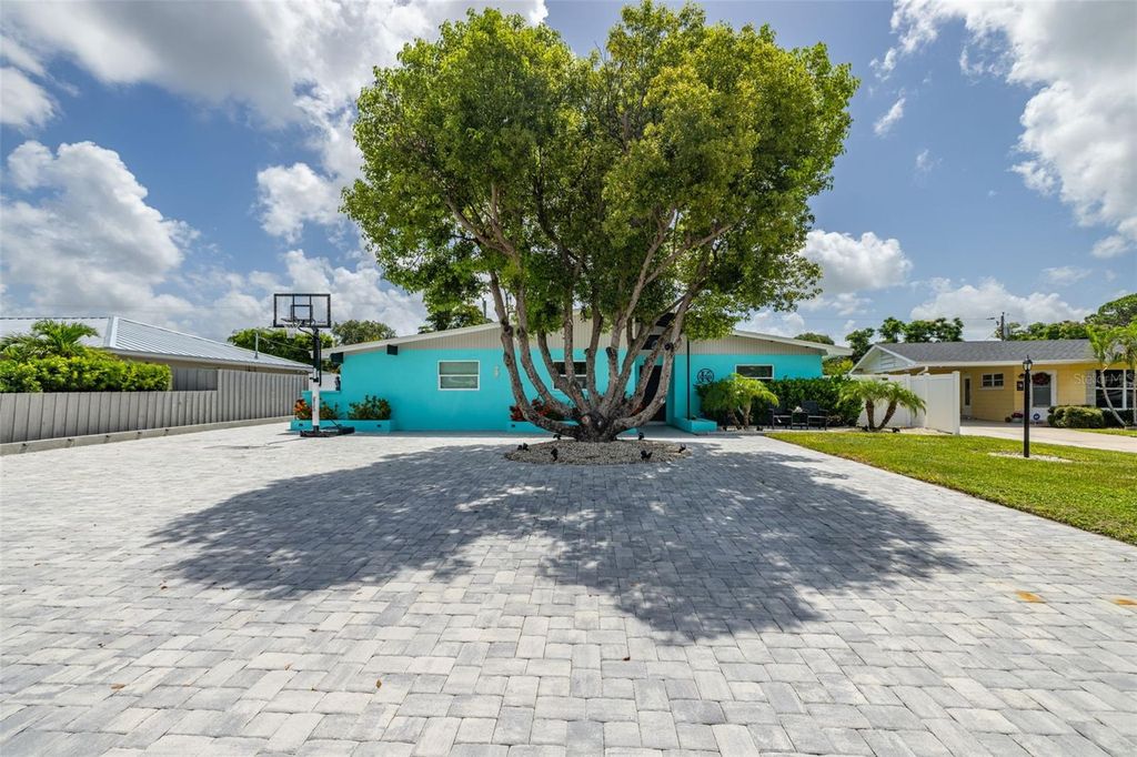 Photo of 3407 29th Street W, Bradenton, FL 34205 (MLS # A4674948)