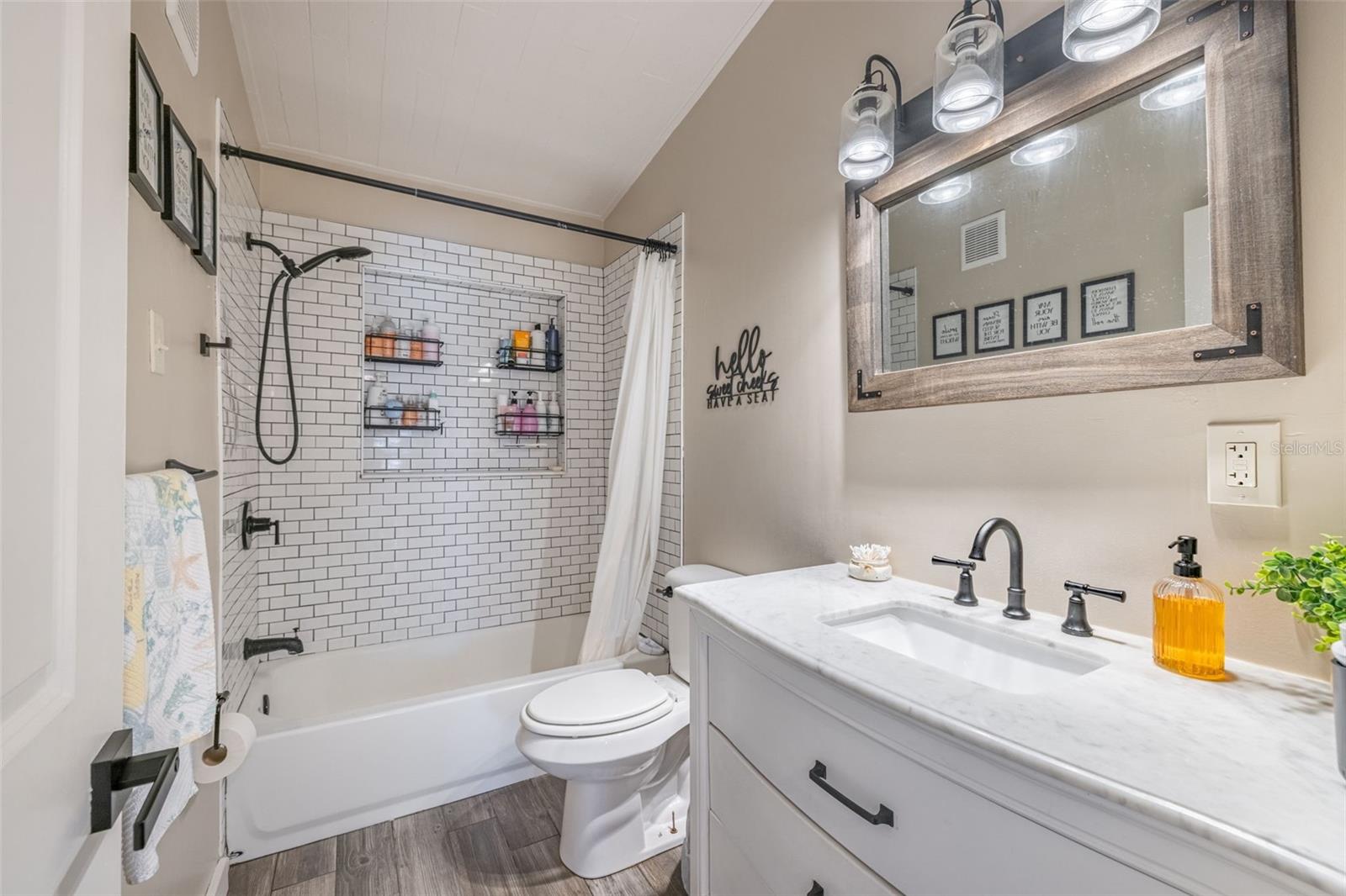 CLEAR VIEW MANOR UNIT ONE REP - Residential