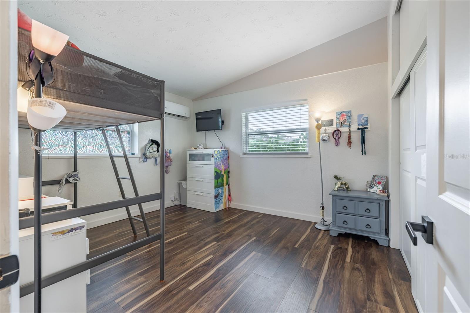 CLEAR VIEW MANOR UNIT ONE REP - Residential