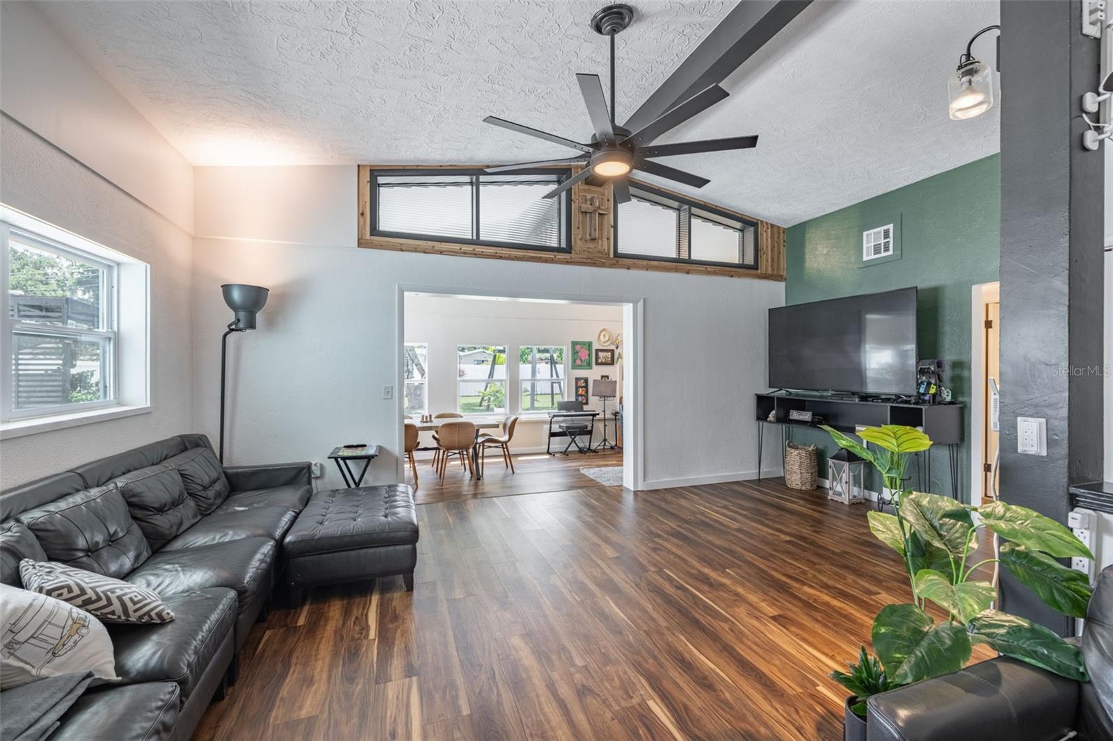 CLEAR VIEW MANOR UNIT ONE REP - Residential