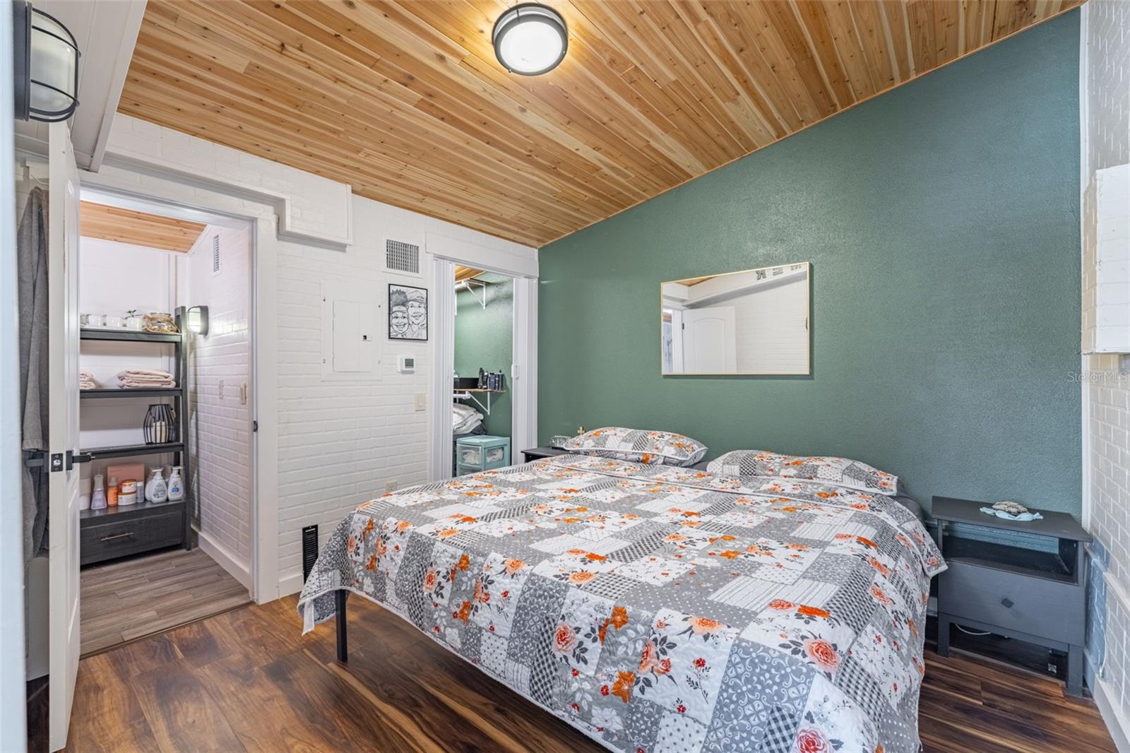 CLEAR VIEW MANOR UNIT ONE REP - Residential