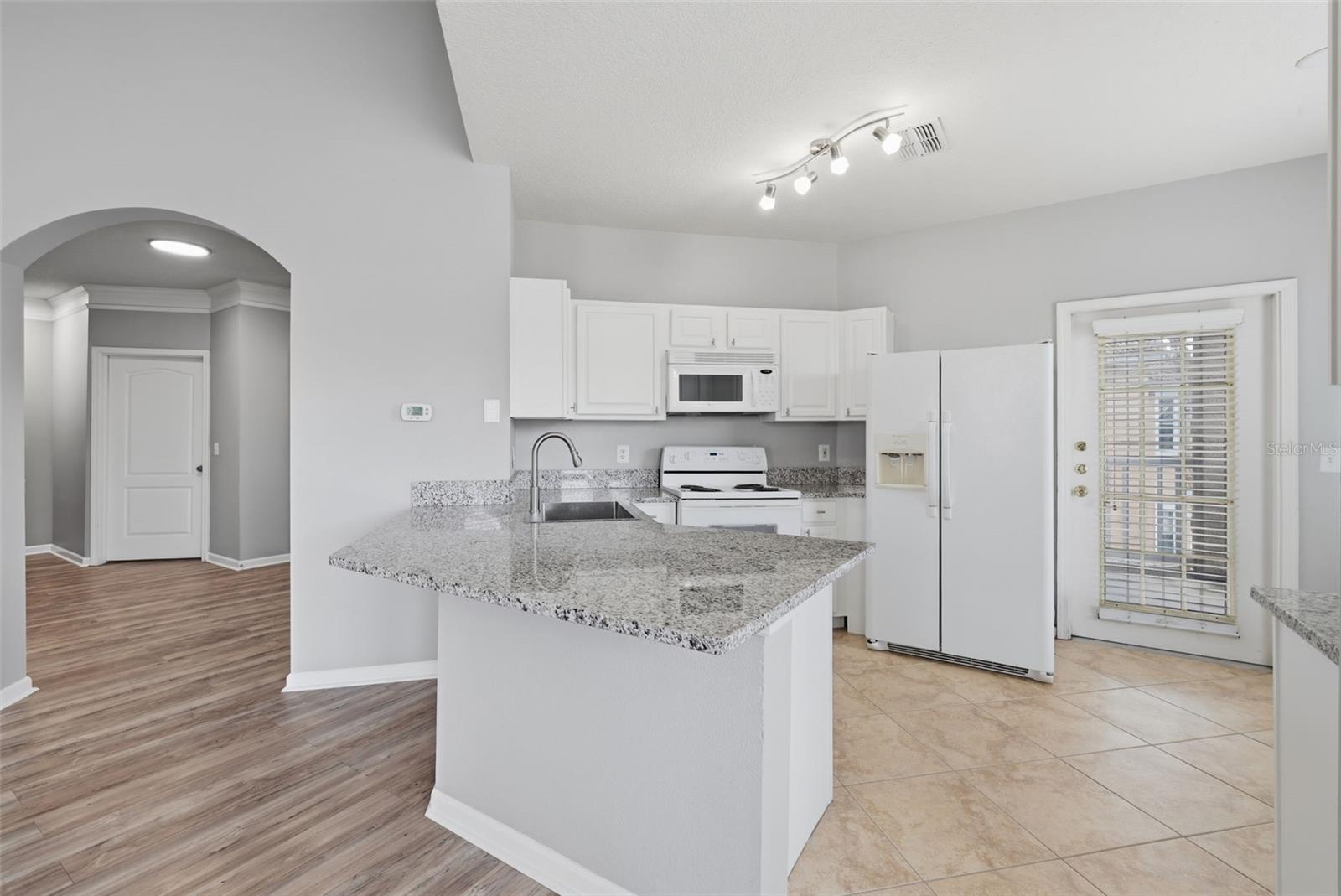 THE VILLAS CONDO - Residential