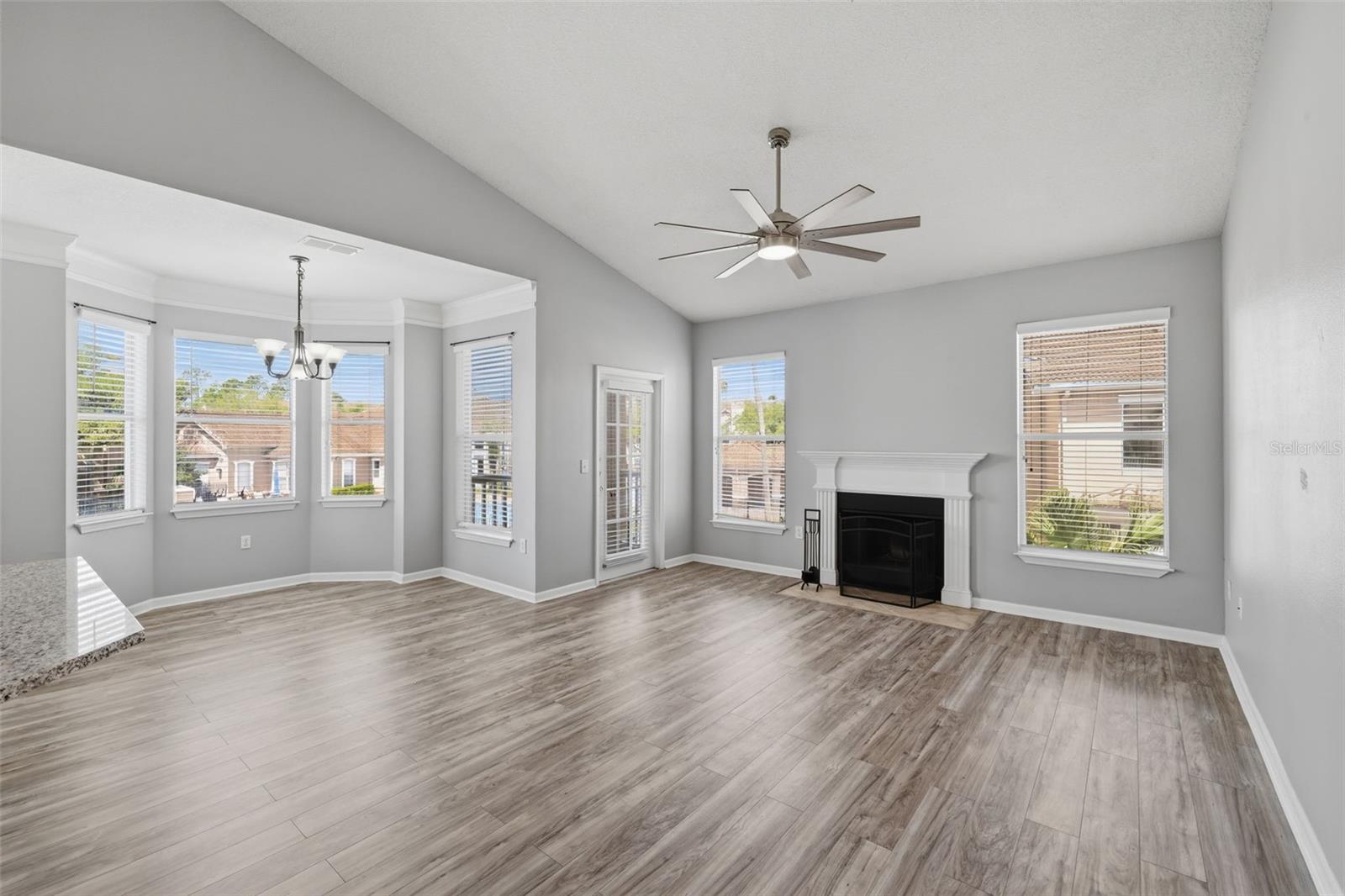 10504 VILLA VIEW CIRCLE