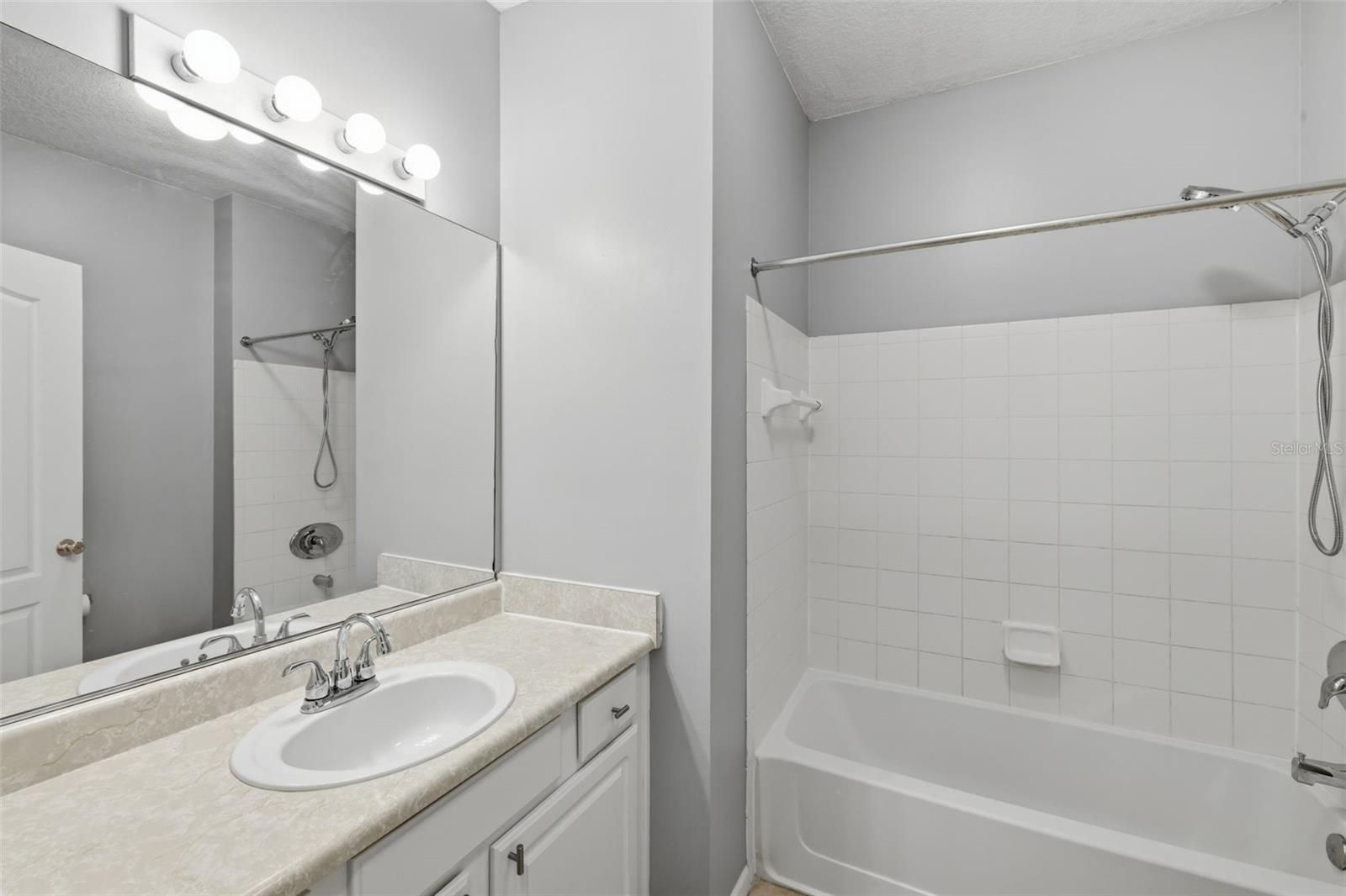 THE VILLAS CONDO - Residential