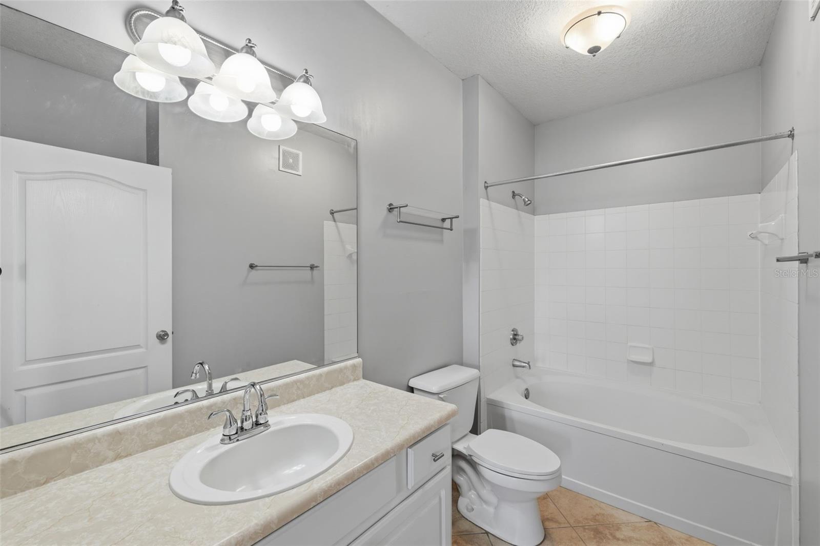 THE VILLAS CONDO - Residential