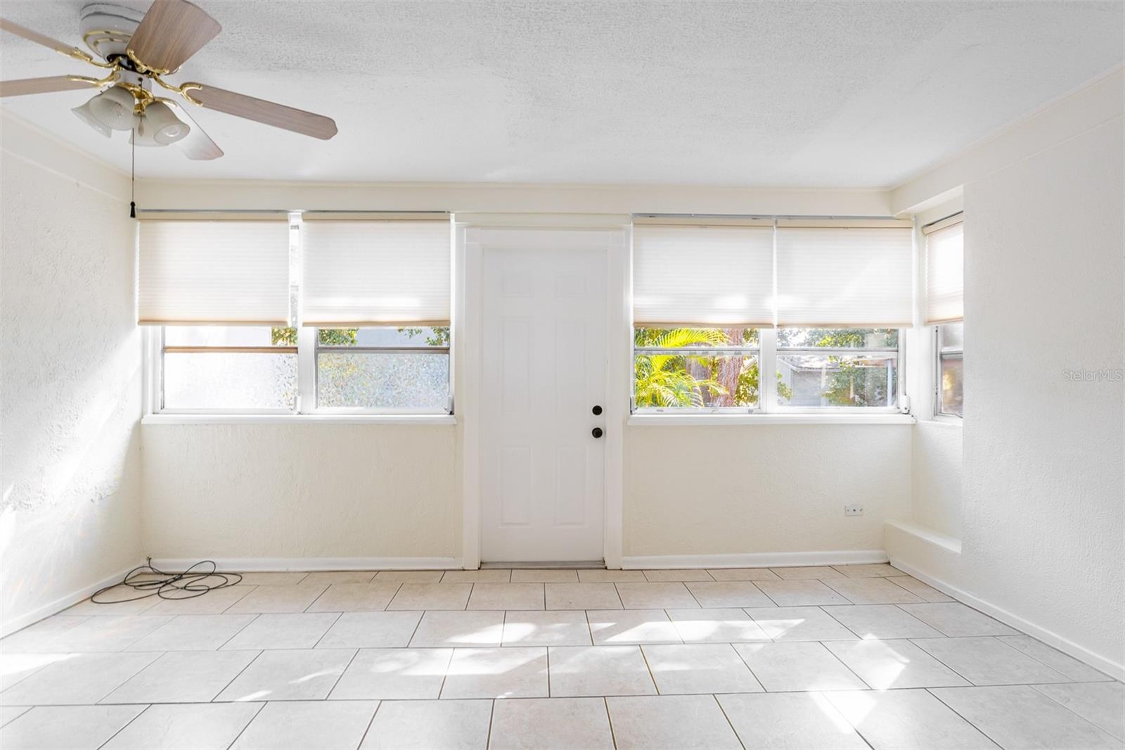 RIVERSIDE ESTATES CORR - Residential Lease