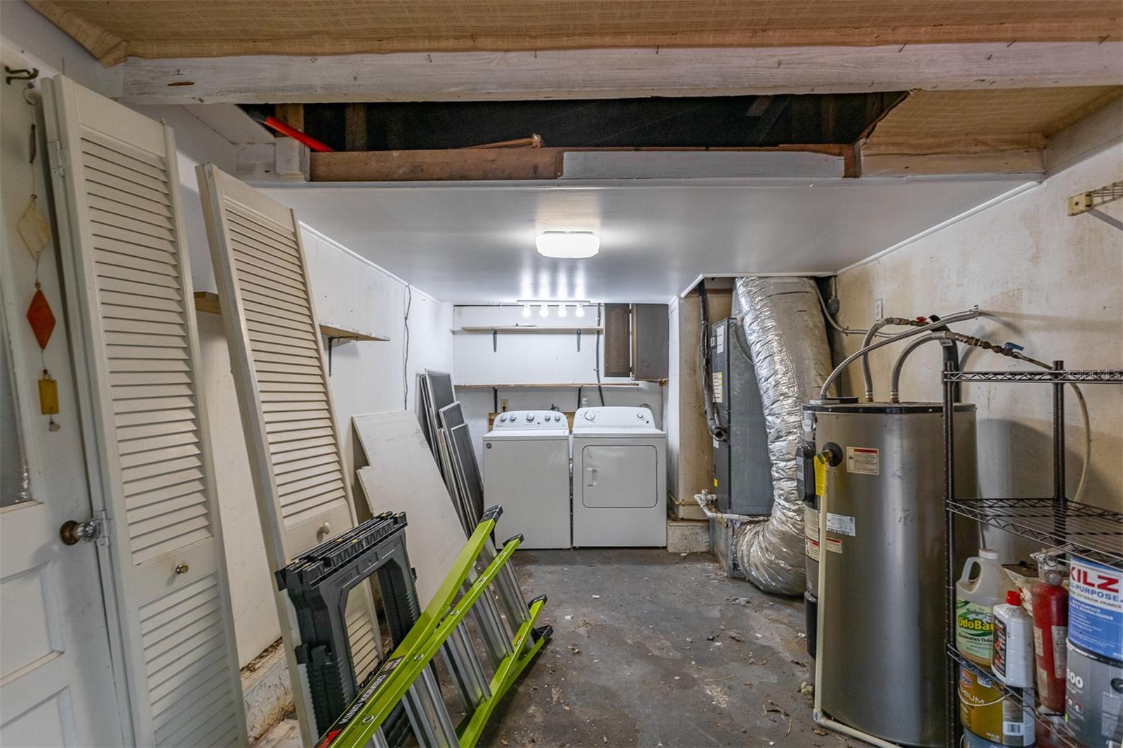 RIVERSIDE ESTATES CORR - Residential Lease