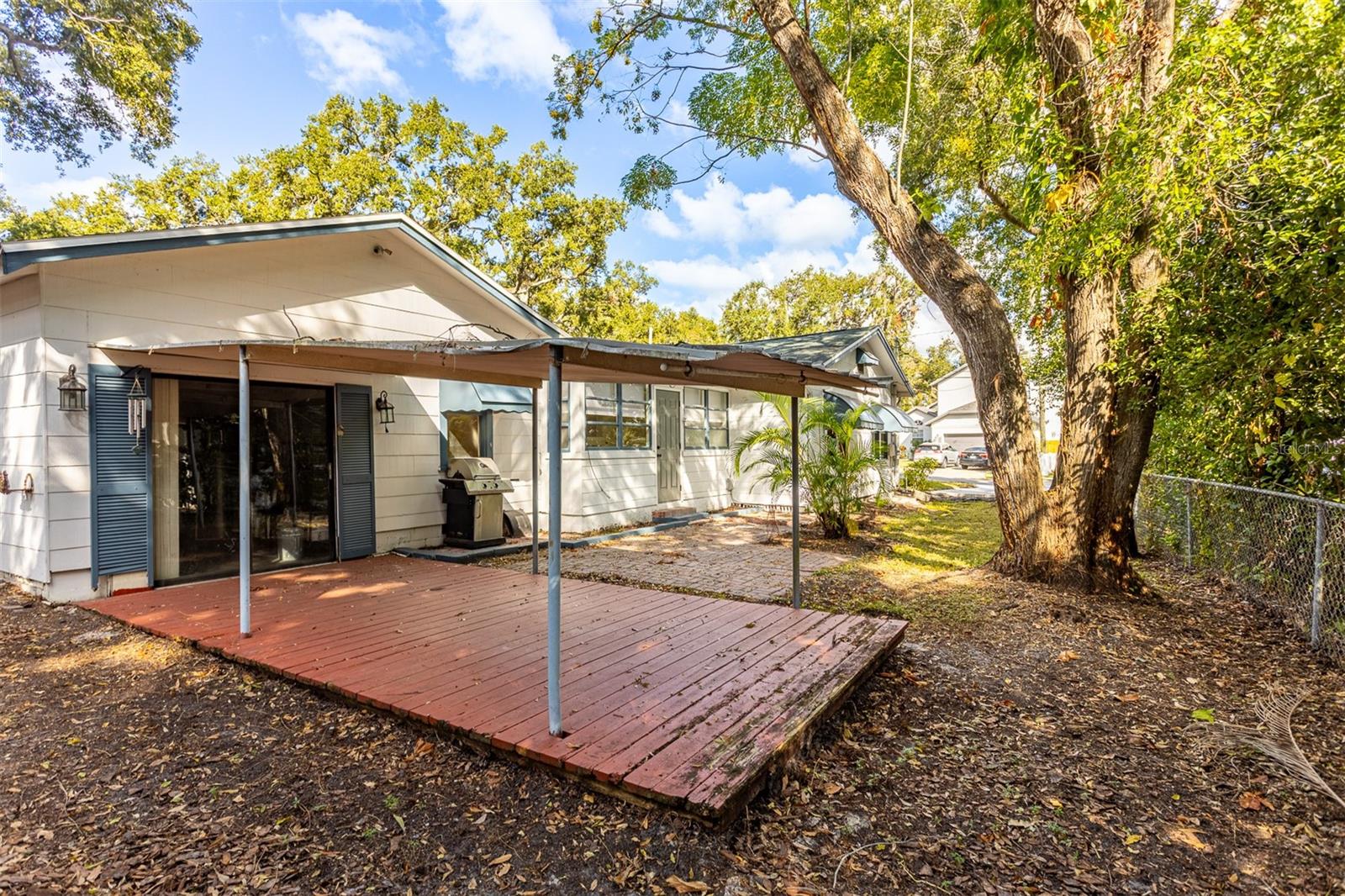 RIVERSIDE ESTATES CORR - Residential Lease