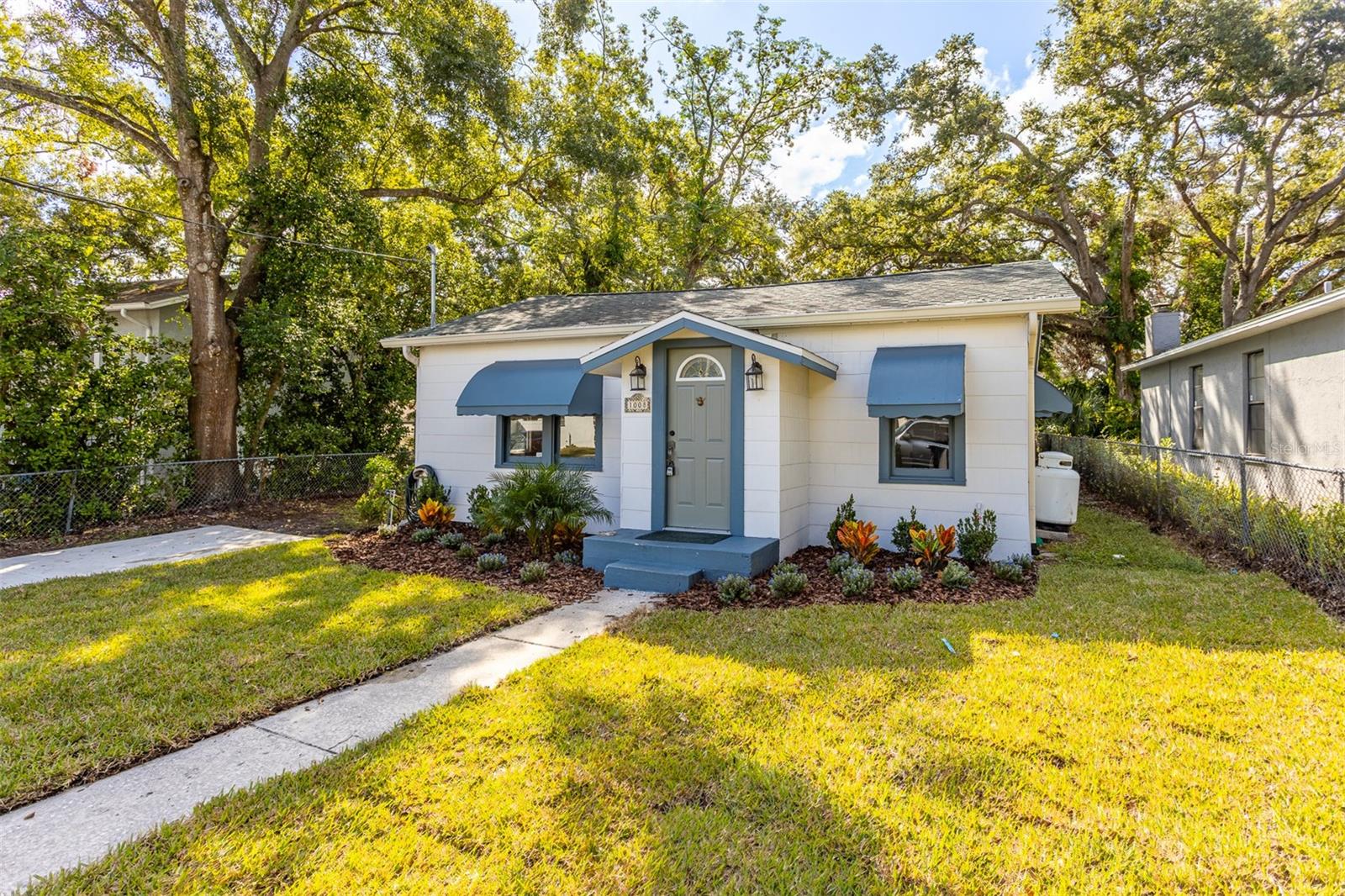 RIVERSIDE ESTATES CORR - Residential Lease
