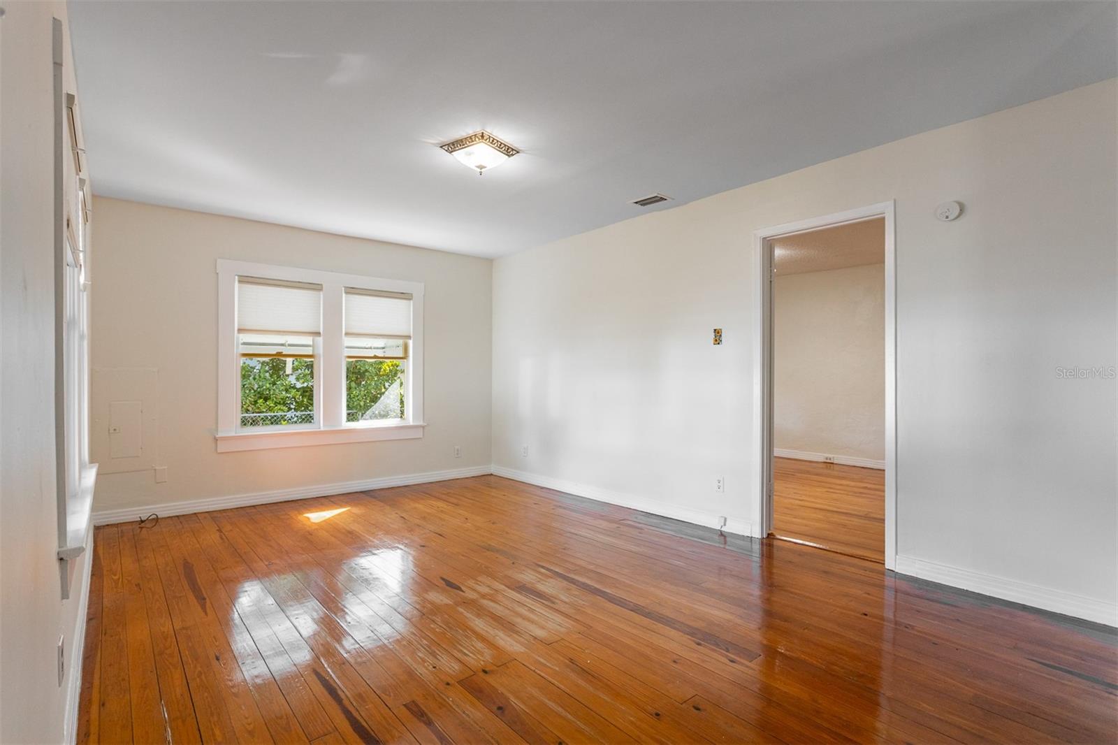 RIVERSIDE ESTATES CORR - Residential Lease