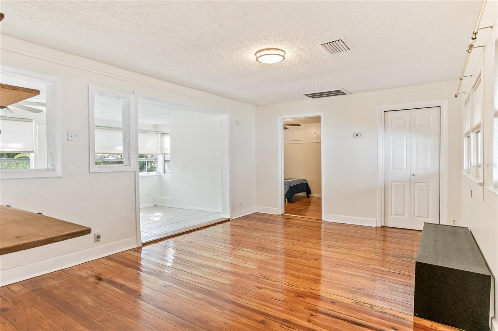 RIVERSIDE ESTATES CORR - Residential Lease