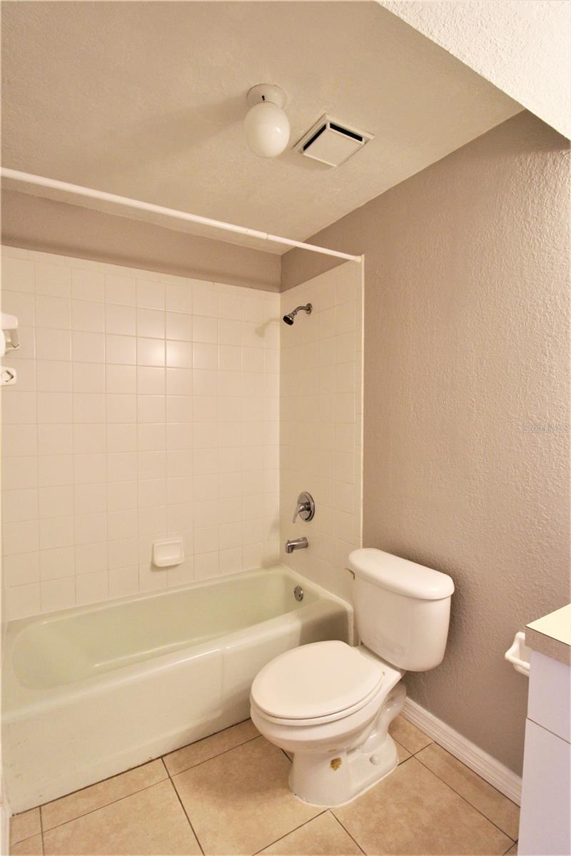 GARDEN WALK PH 1 - Residential Lease