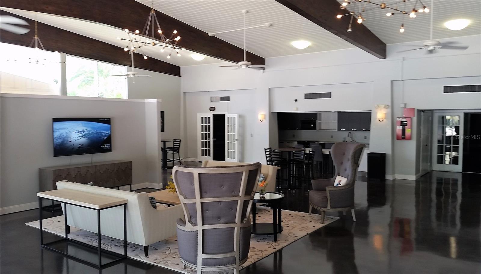 SARASOTA PALMS - Residential Lease