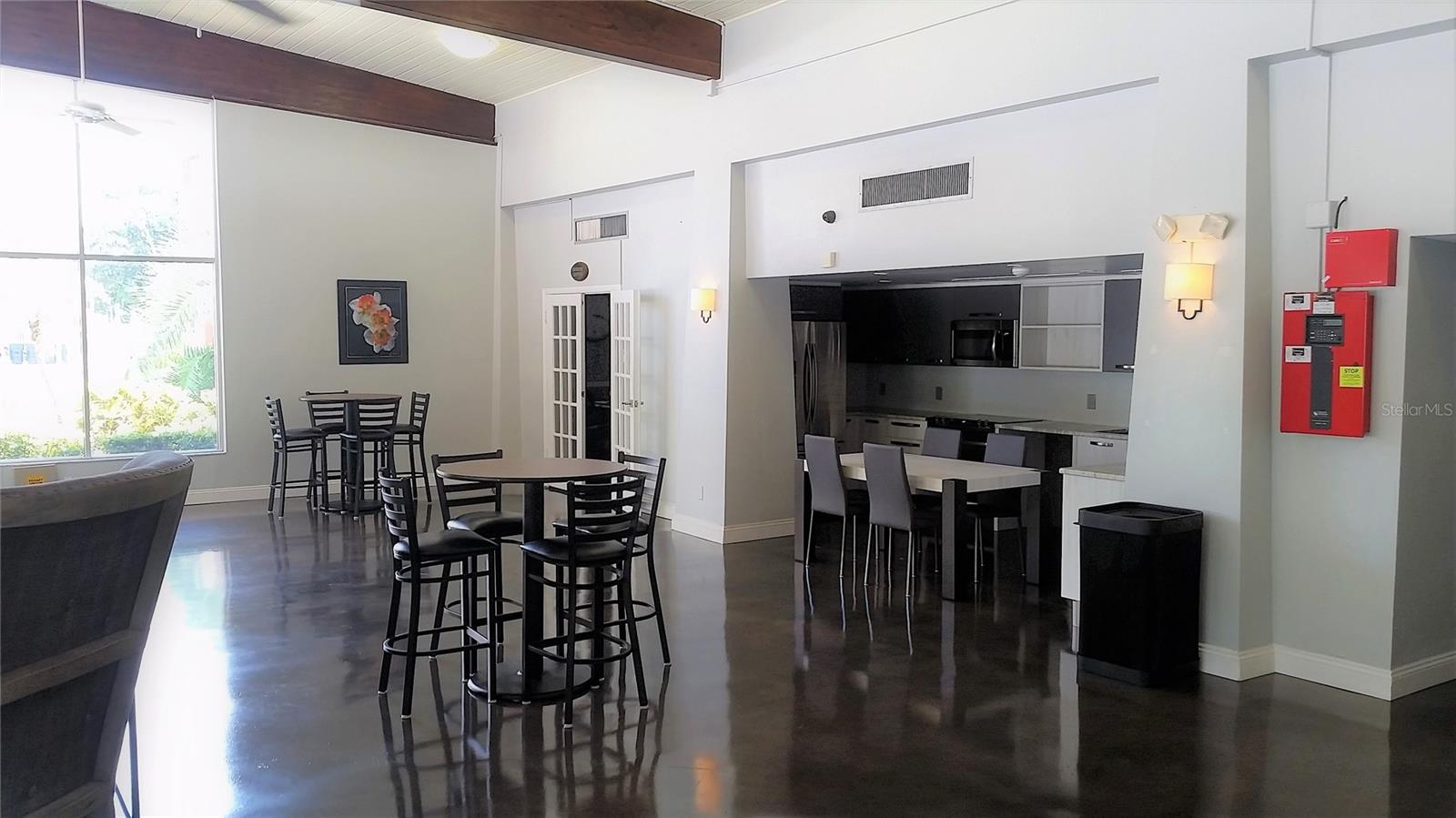 SARASOTA PALMS - Residential Lease