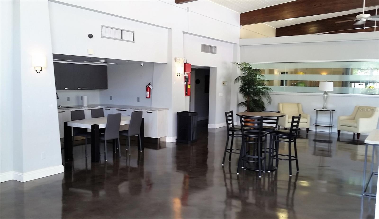 SARASOTA PALMS - Residential Lease