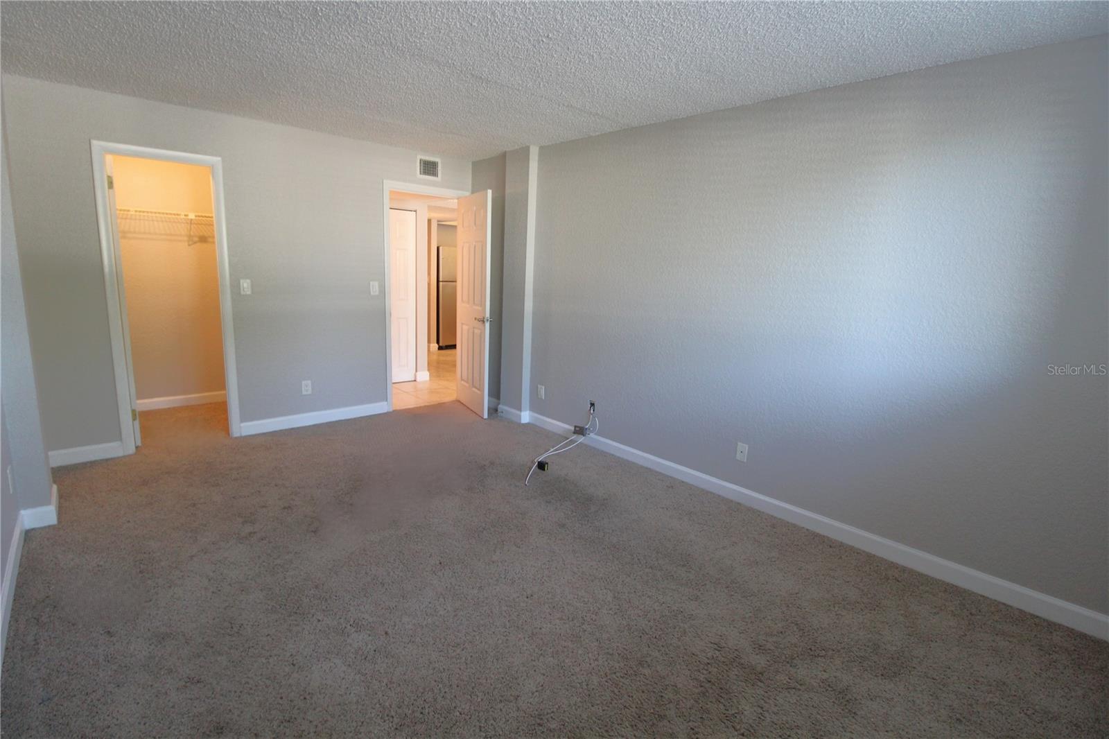 SARASOTA PALMS - Residential Lease