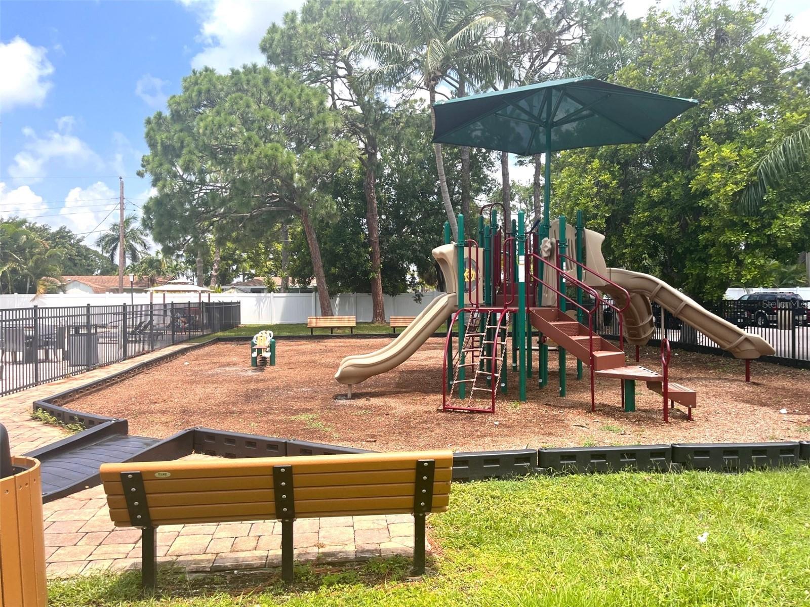 SARASOTA PALMS - Residential Lease