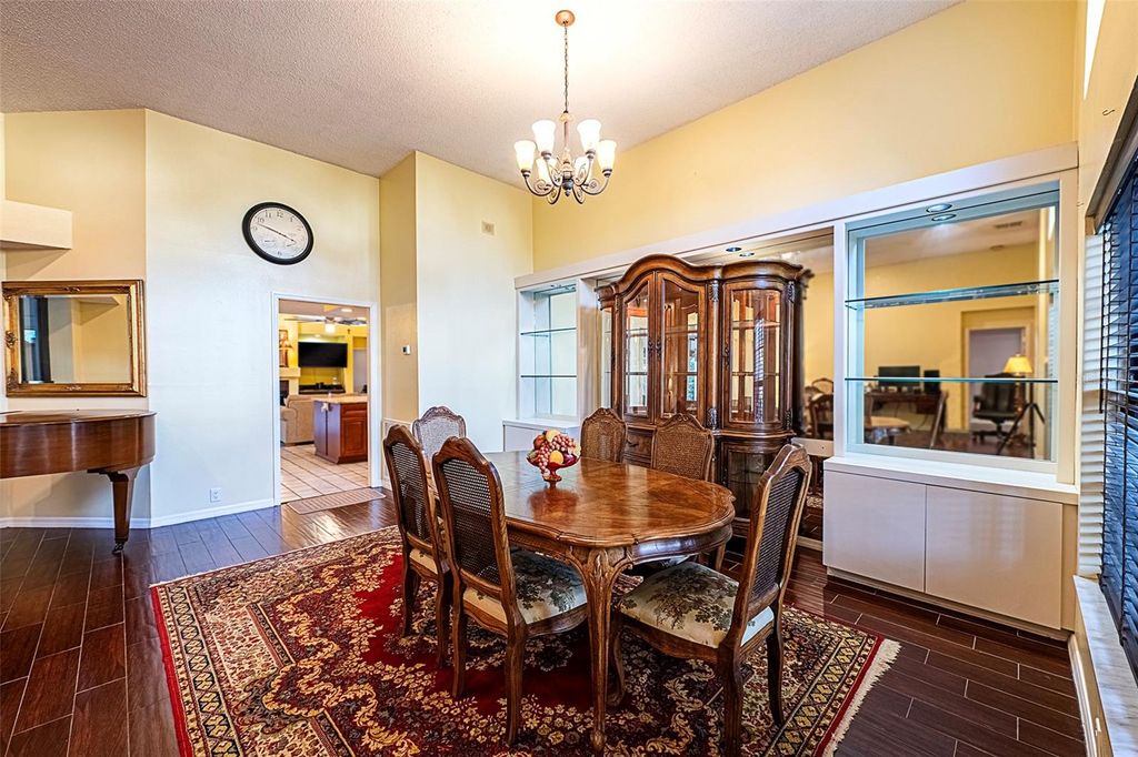 Photo of 450 Waterford Circle E, Tarpon Springs, FL 34688 (MLS # TB8452903)