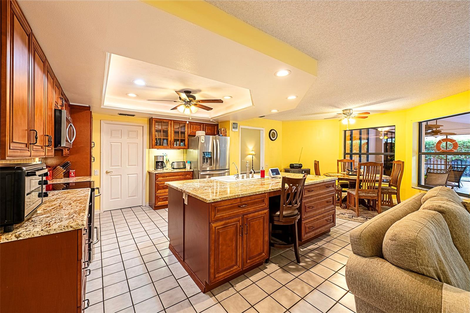 LAKESHORE VILLAGE AT WOODFIELD - Residential