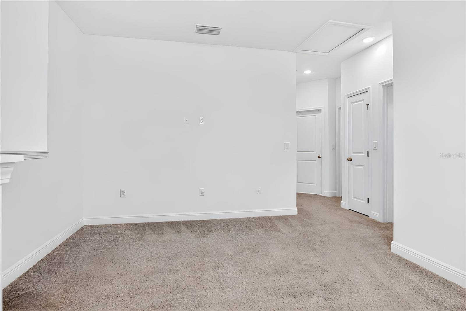 VILLAGES AT MINNEOLA HILLS - Residential