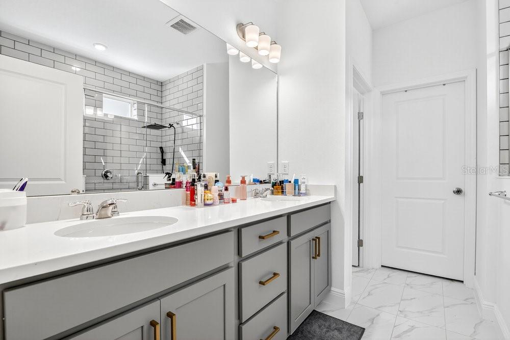 VILLAGES AT MINNEOLA HILLS - Residential