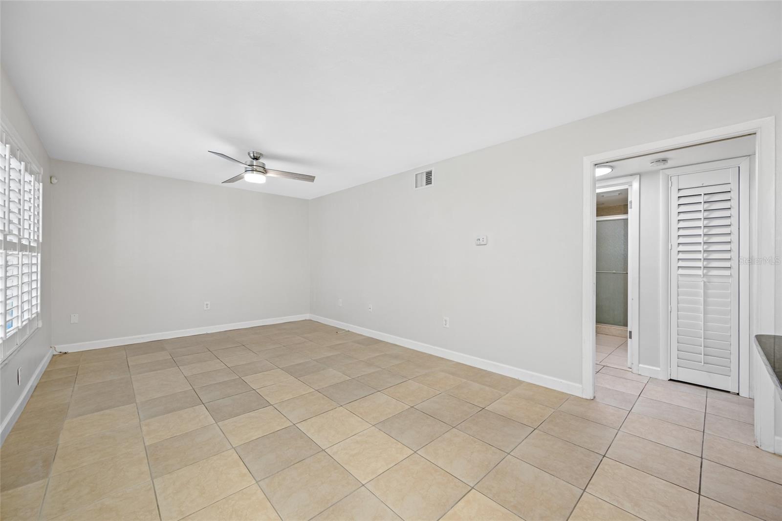 SUNSET PLAZA EAST APTS CONDO - Residential