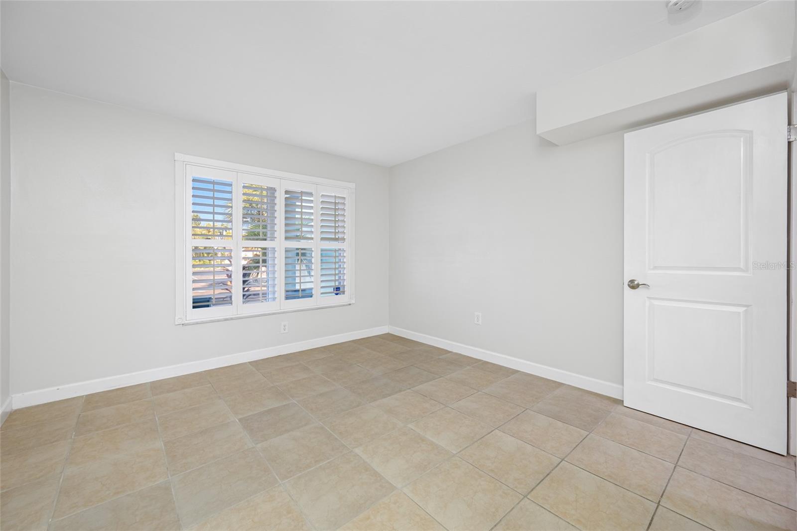 SUNSET PLAZA EAST APTS CONDO - Residential