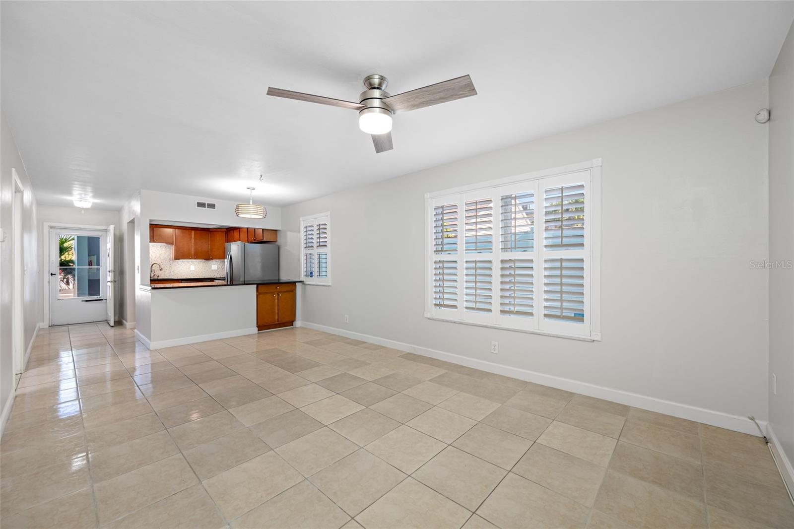 SUNSET PLAZA EAST APTS CONDO - Residential