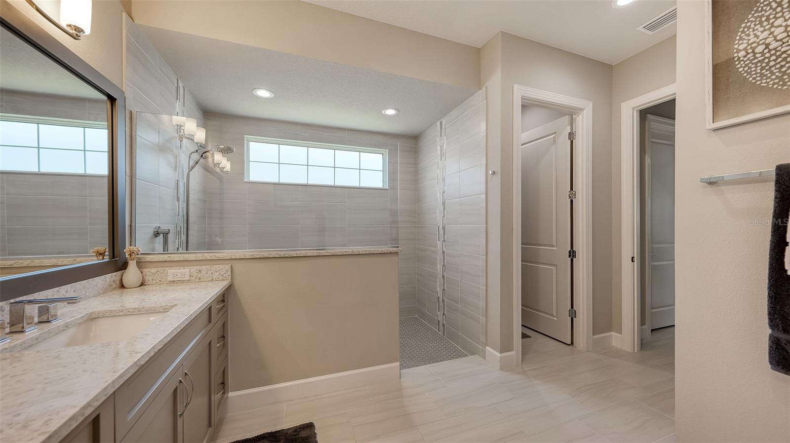 SANDHILL LAKE - Residential