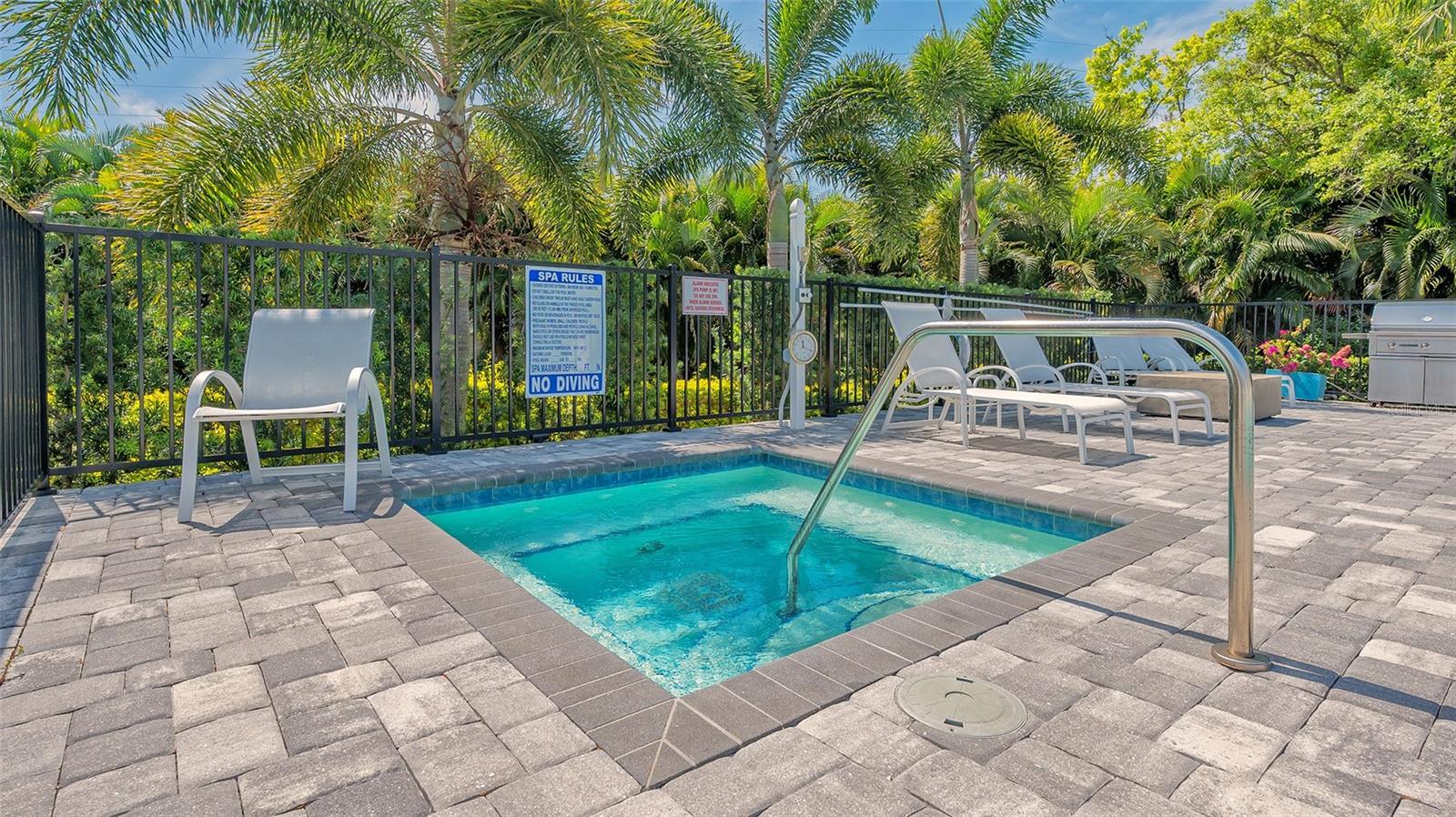 SANDHILL LAKE - Residential