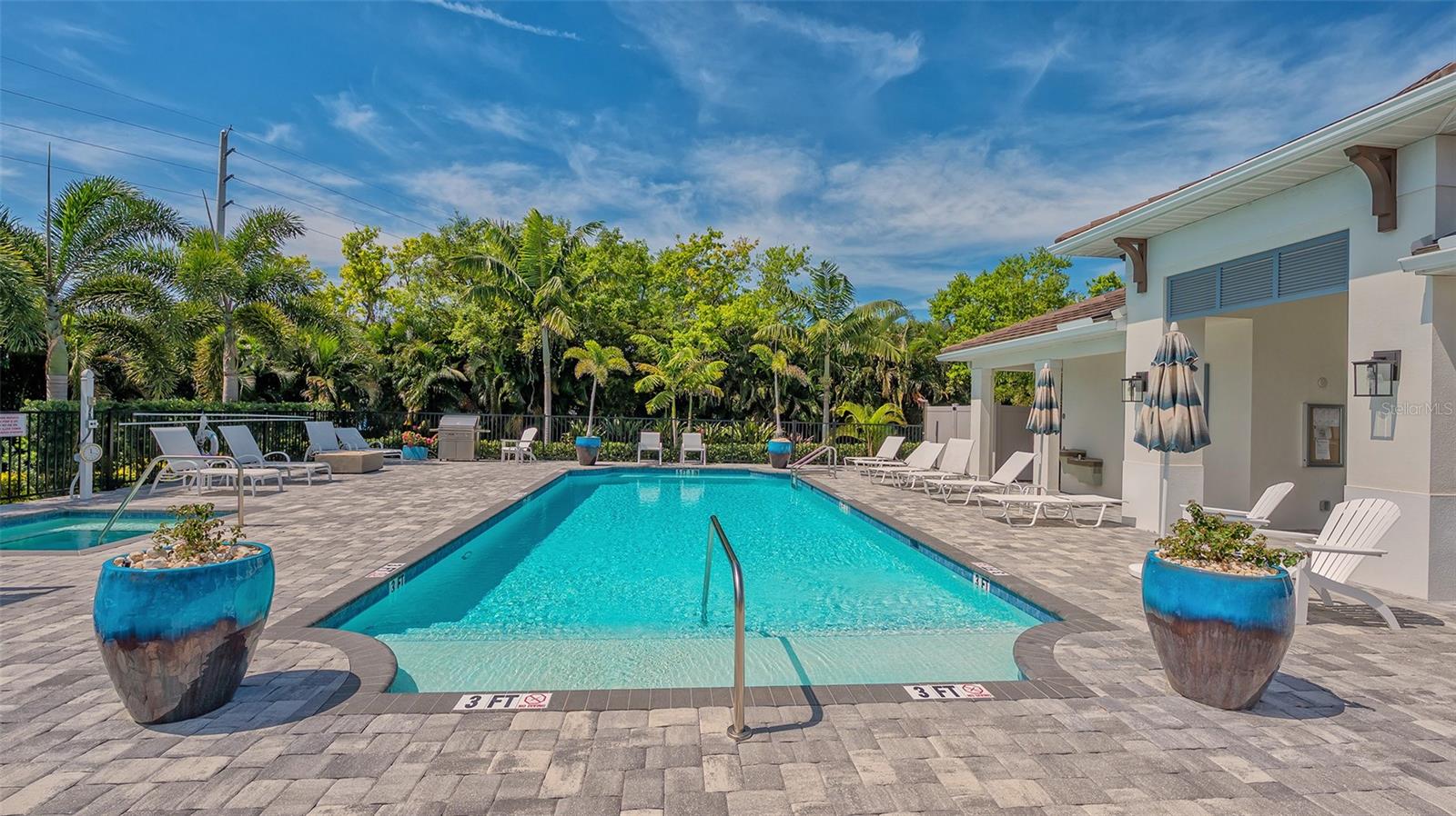 SANDHILL LAKE - Residential