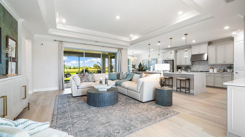 VICTORIA LAKES - Residential