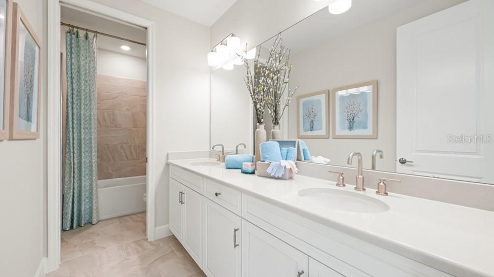 VICTORIA LAKES - Residential