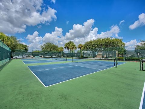 Tiny photo for 17771 SE 125th Circle, Summerfield, FL 34491 (MLS # G5105917)