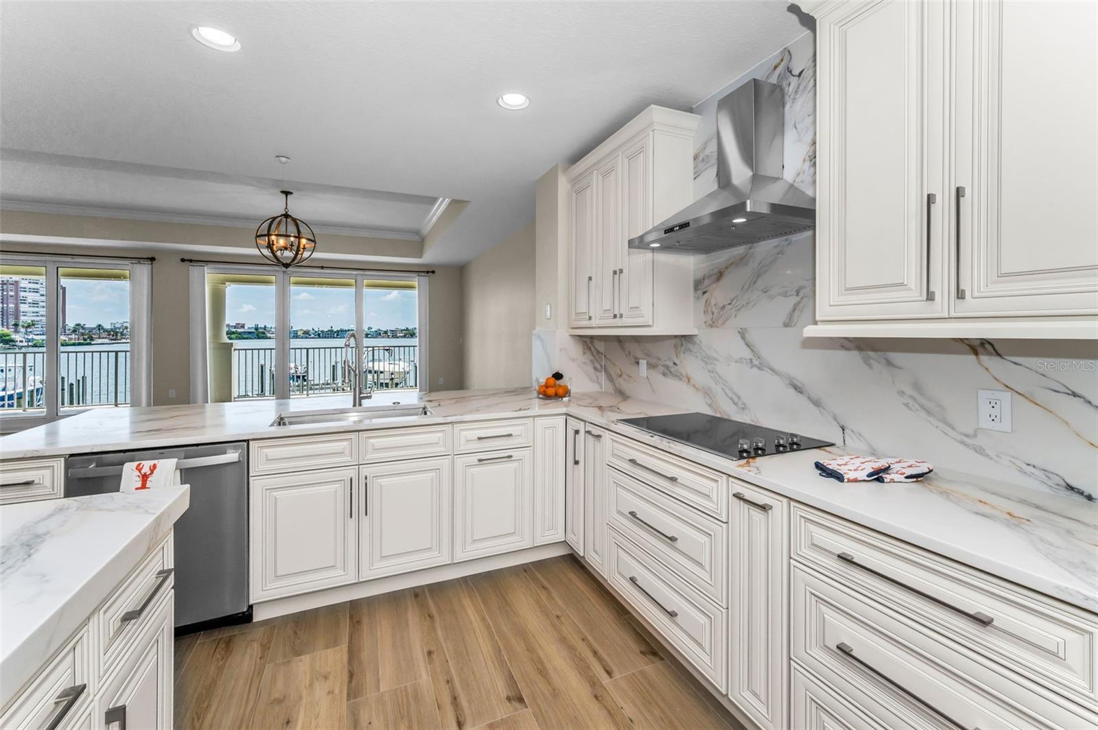 LA BAHIA CONDO - Residential