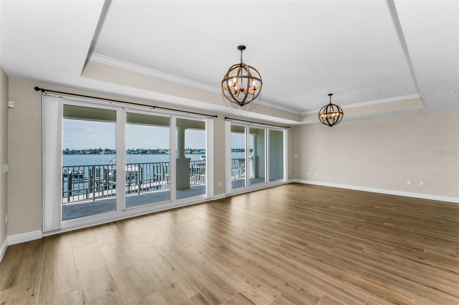 LA BAHIA CONDO - Residential