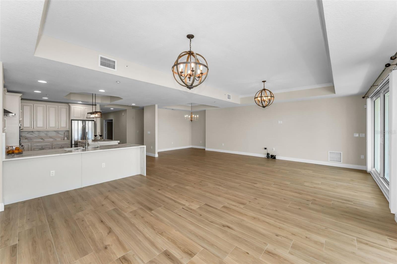 LA BAHIA CONDO - Residential