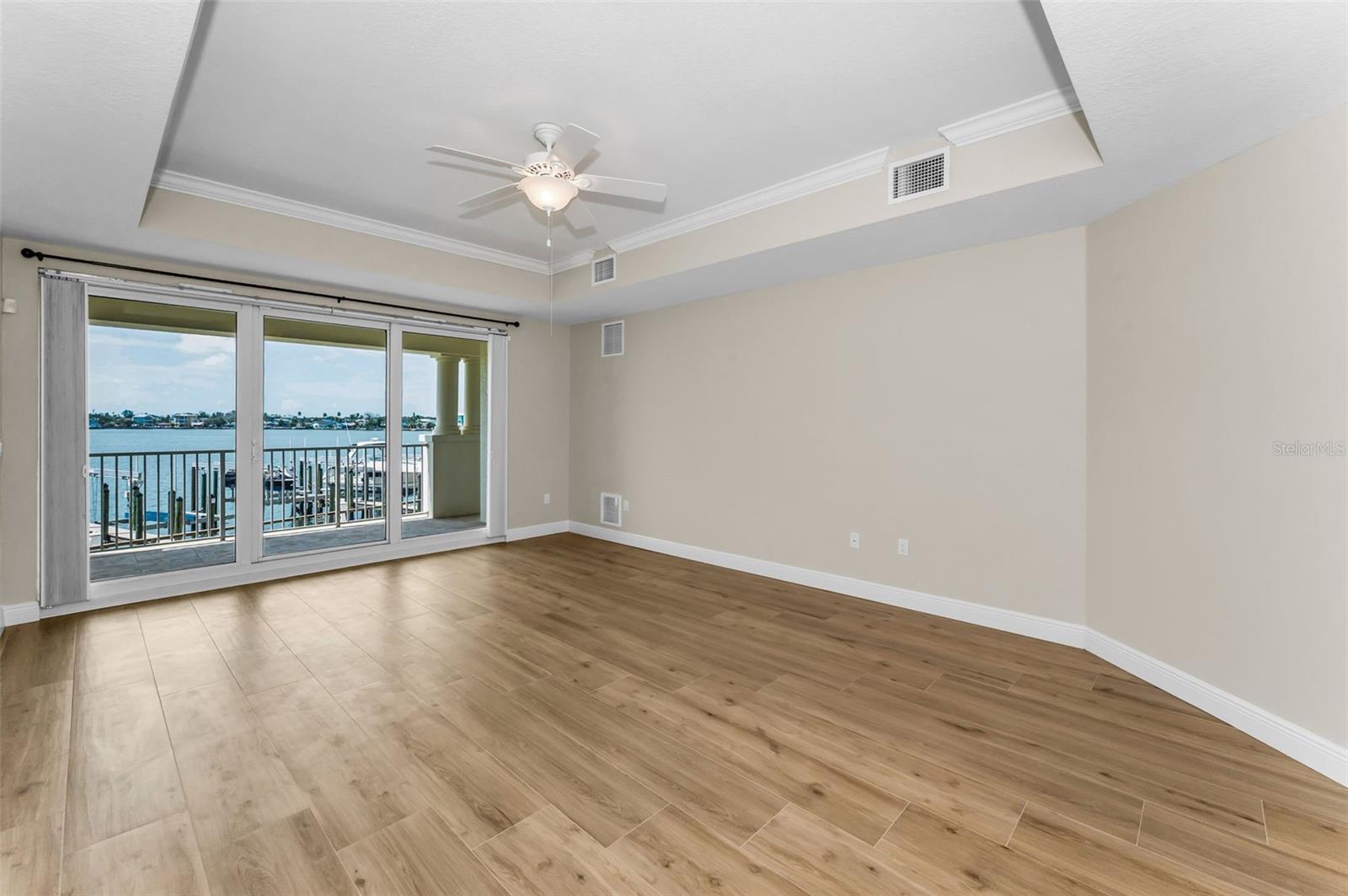LA BAHIA CONDO - Residential