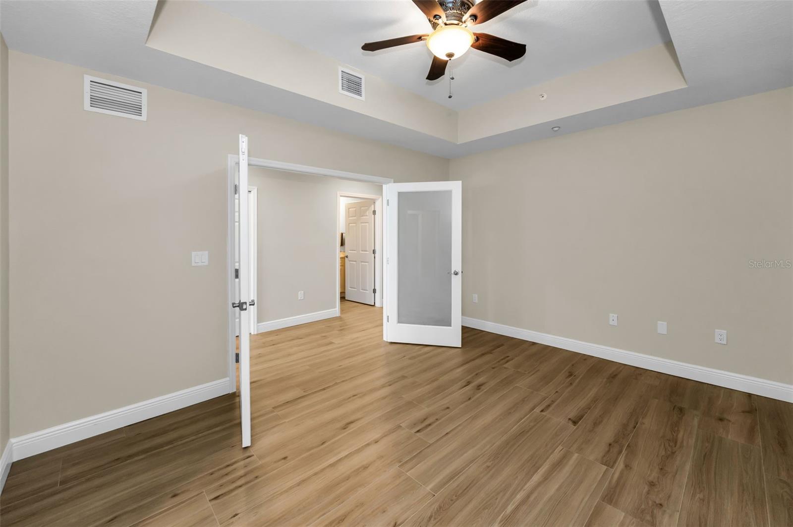 LA BAHIA CONDO - Residential