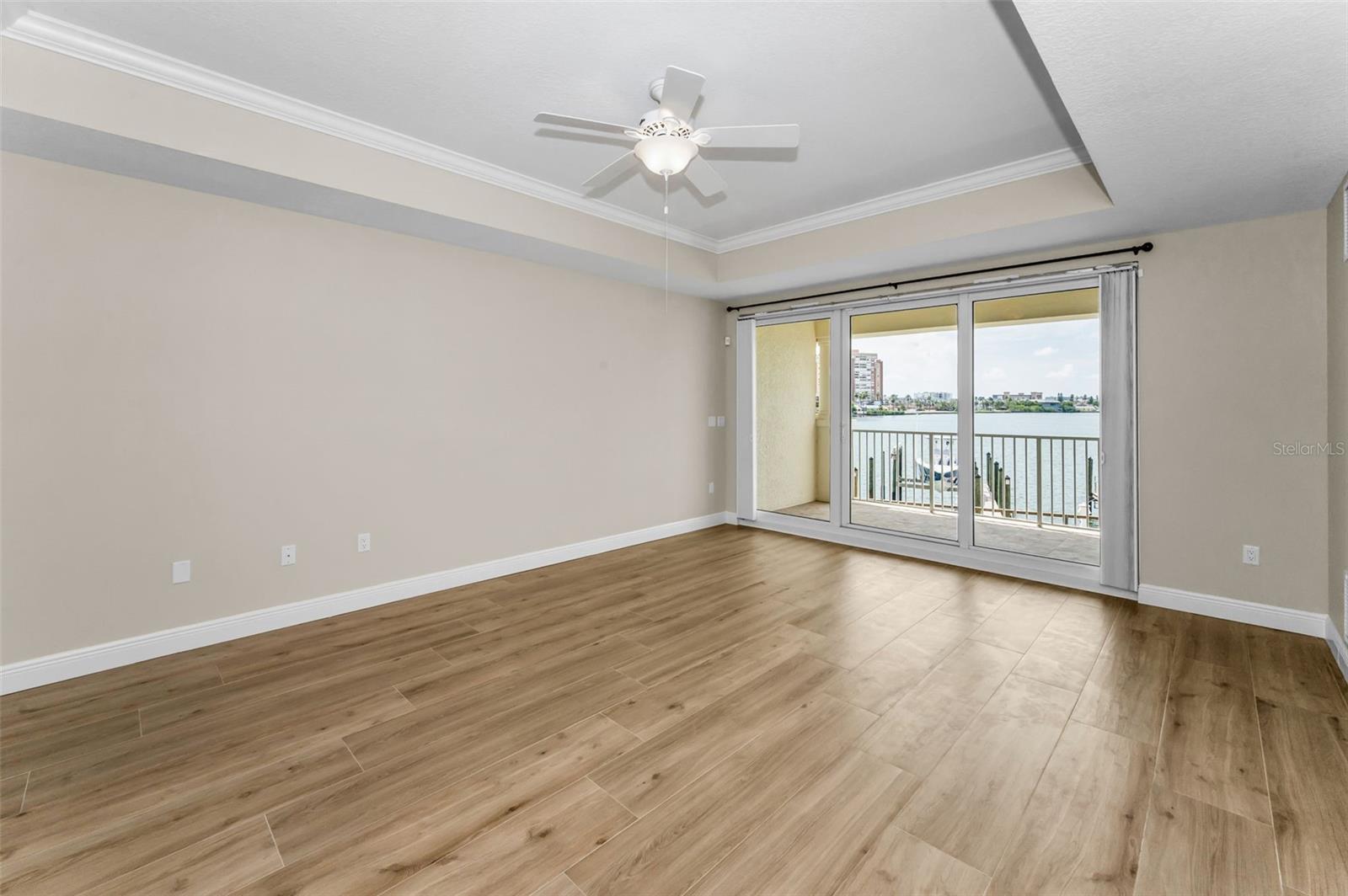 LA BAHIA CONDO - Residential