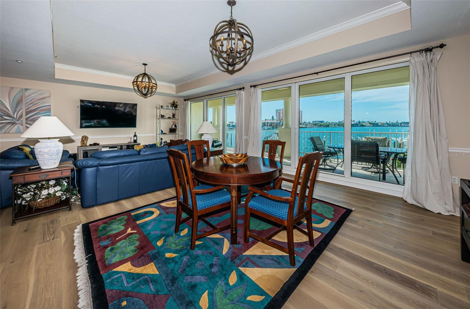 LA BAHIA CONDO - Residential