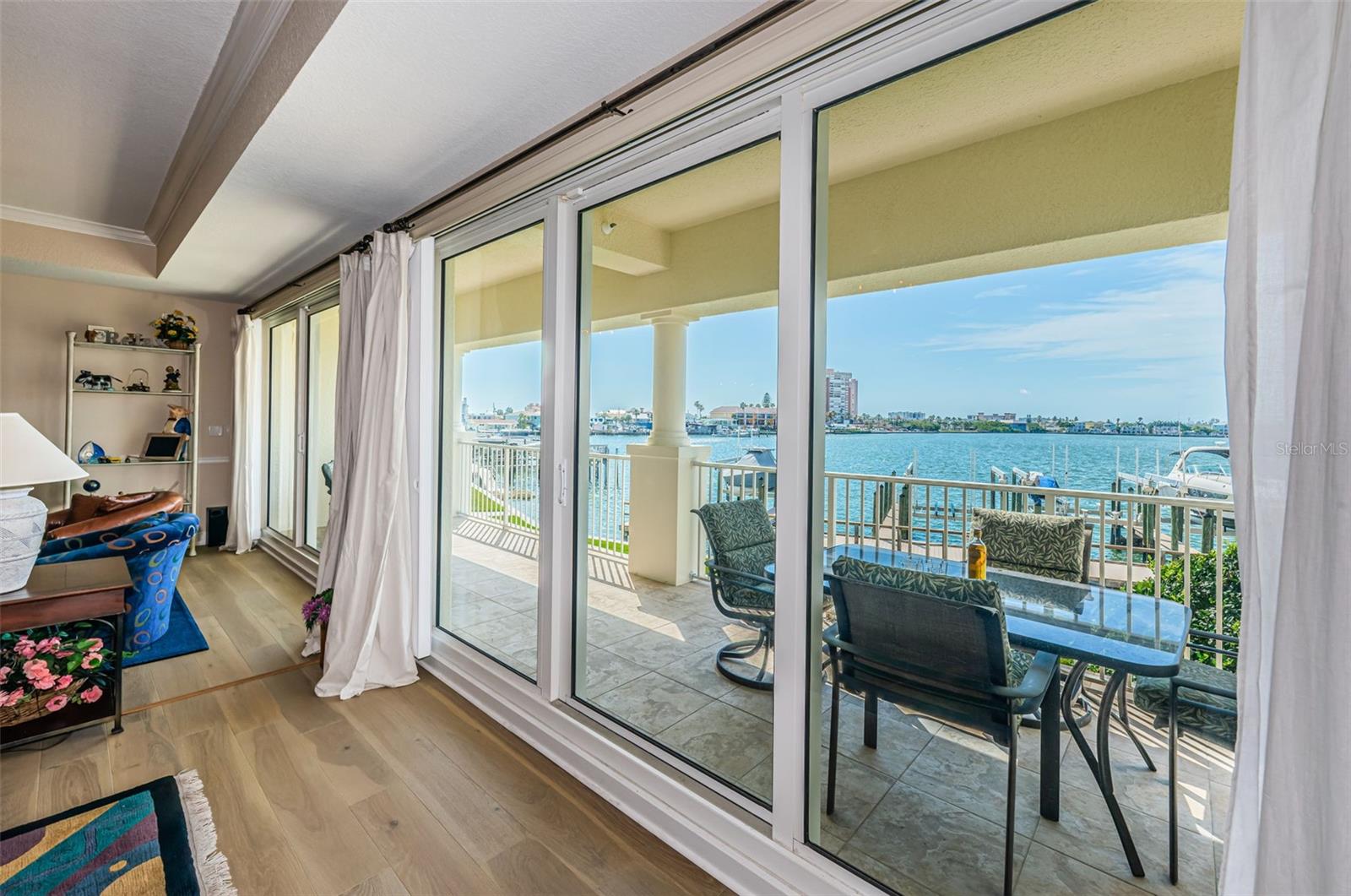 LA BAHIA CONDO - Residential