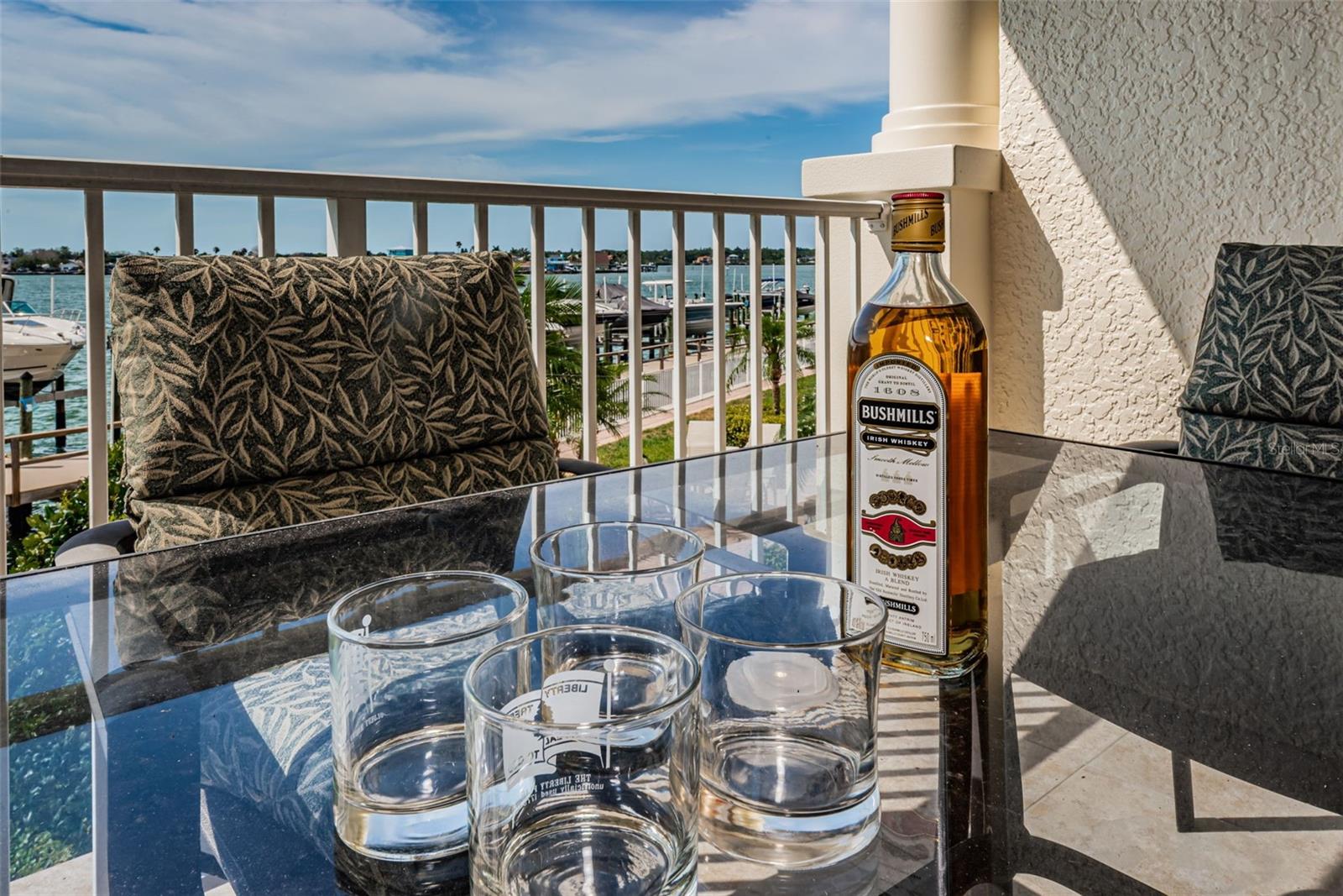 LA BAHIA CONDO - Residential