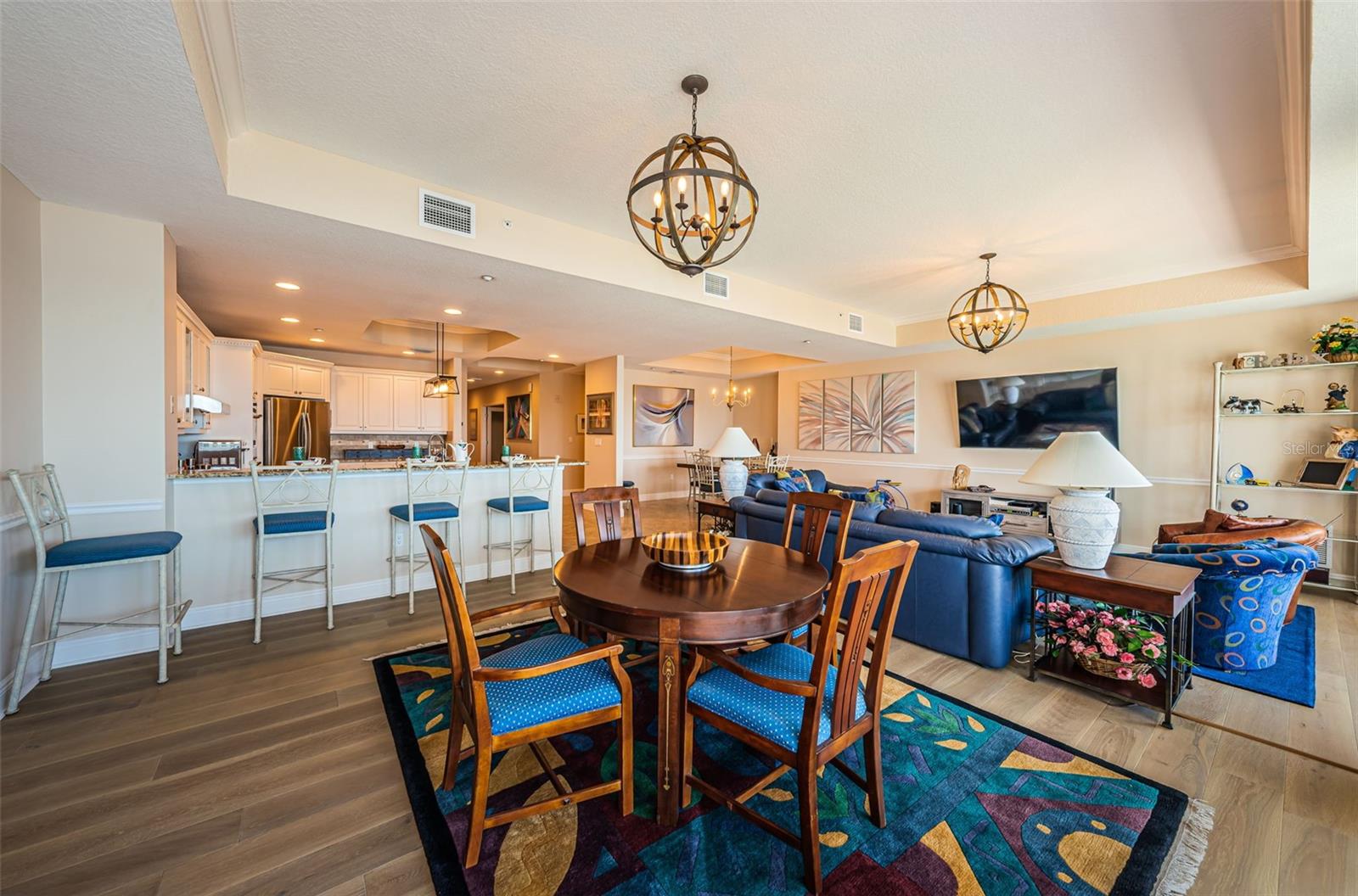 LA BAHIA CONDO - Residential
