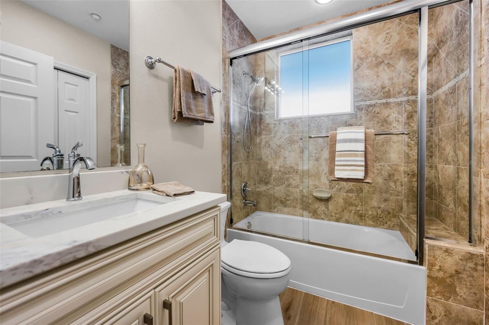 LA BAHIA CONDO - Residential