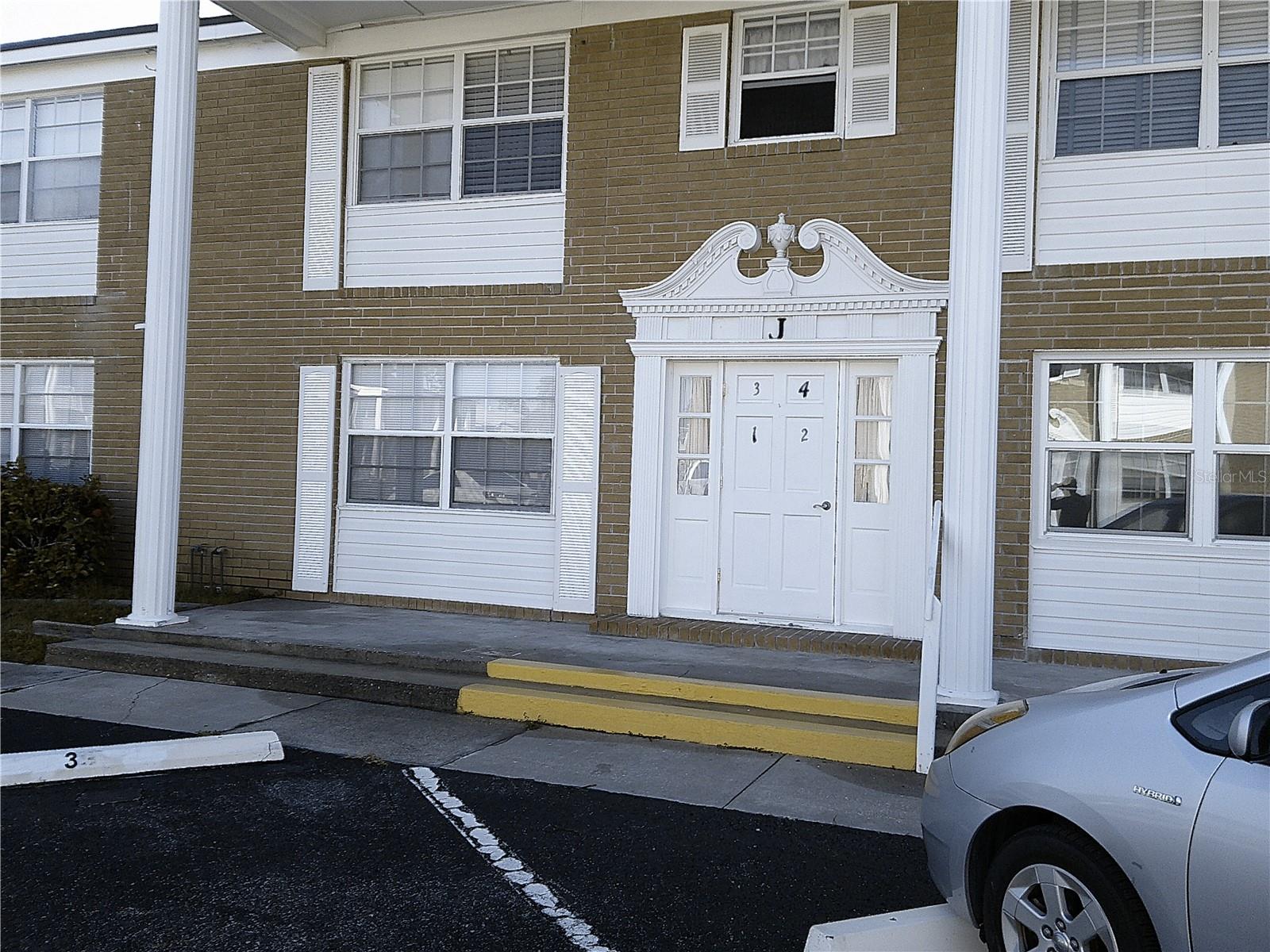 MARIA MANOR - Residential Lease